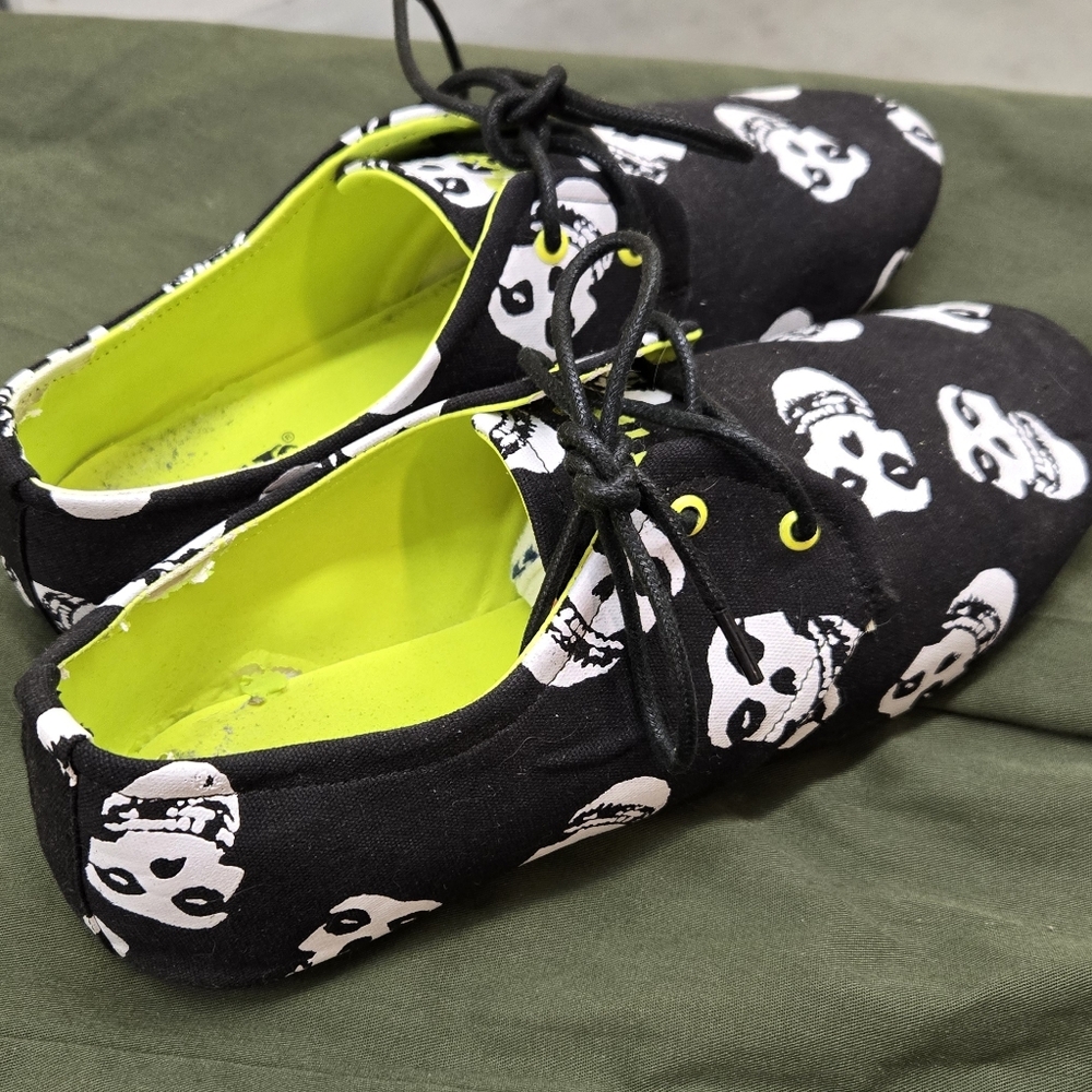 Iron Fist Misfits Skull Shoes Flats - Picture 3 of 7